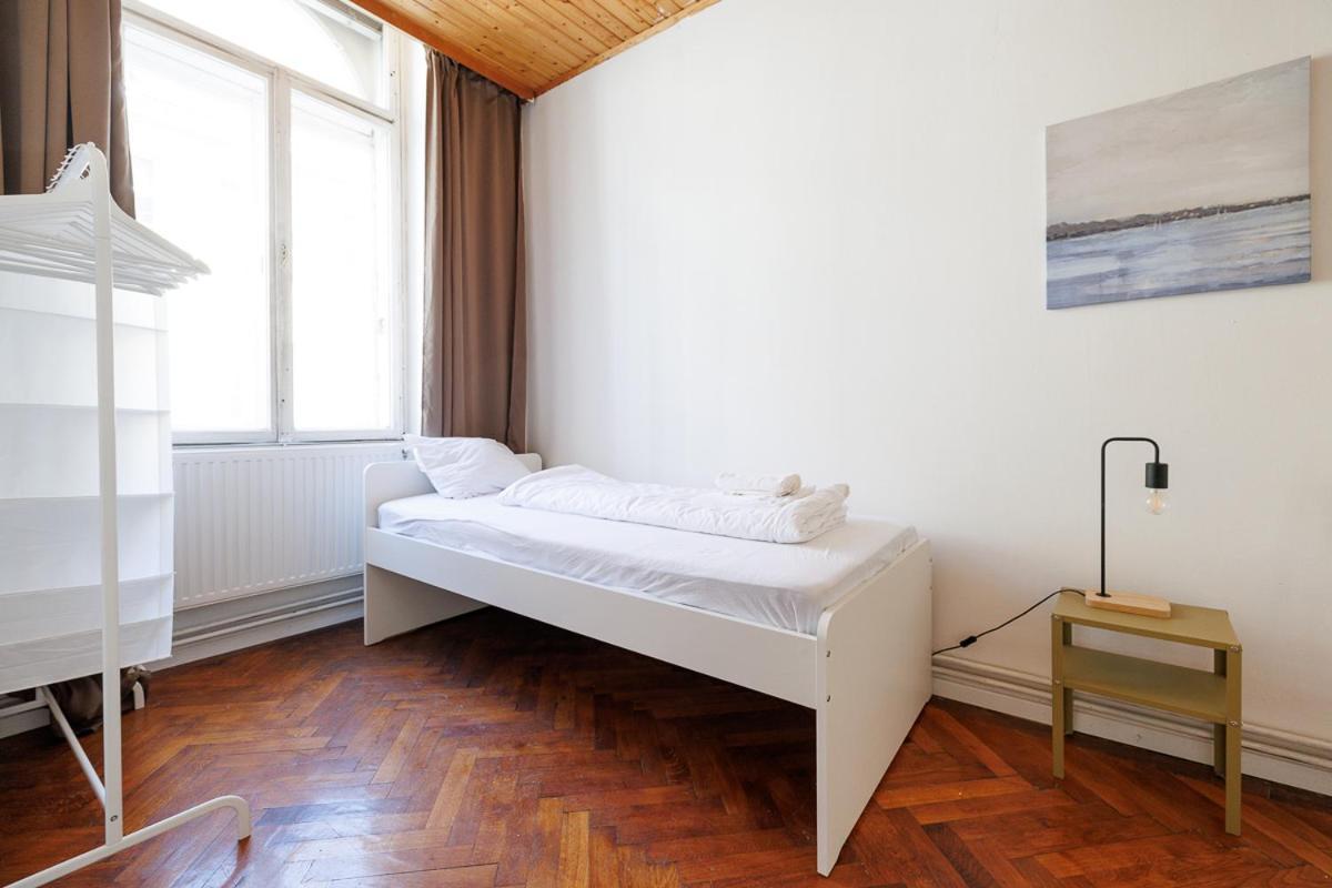 Mit 9 Schlafplaetze Wien