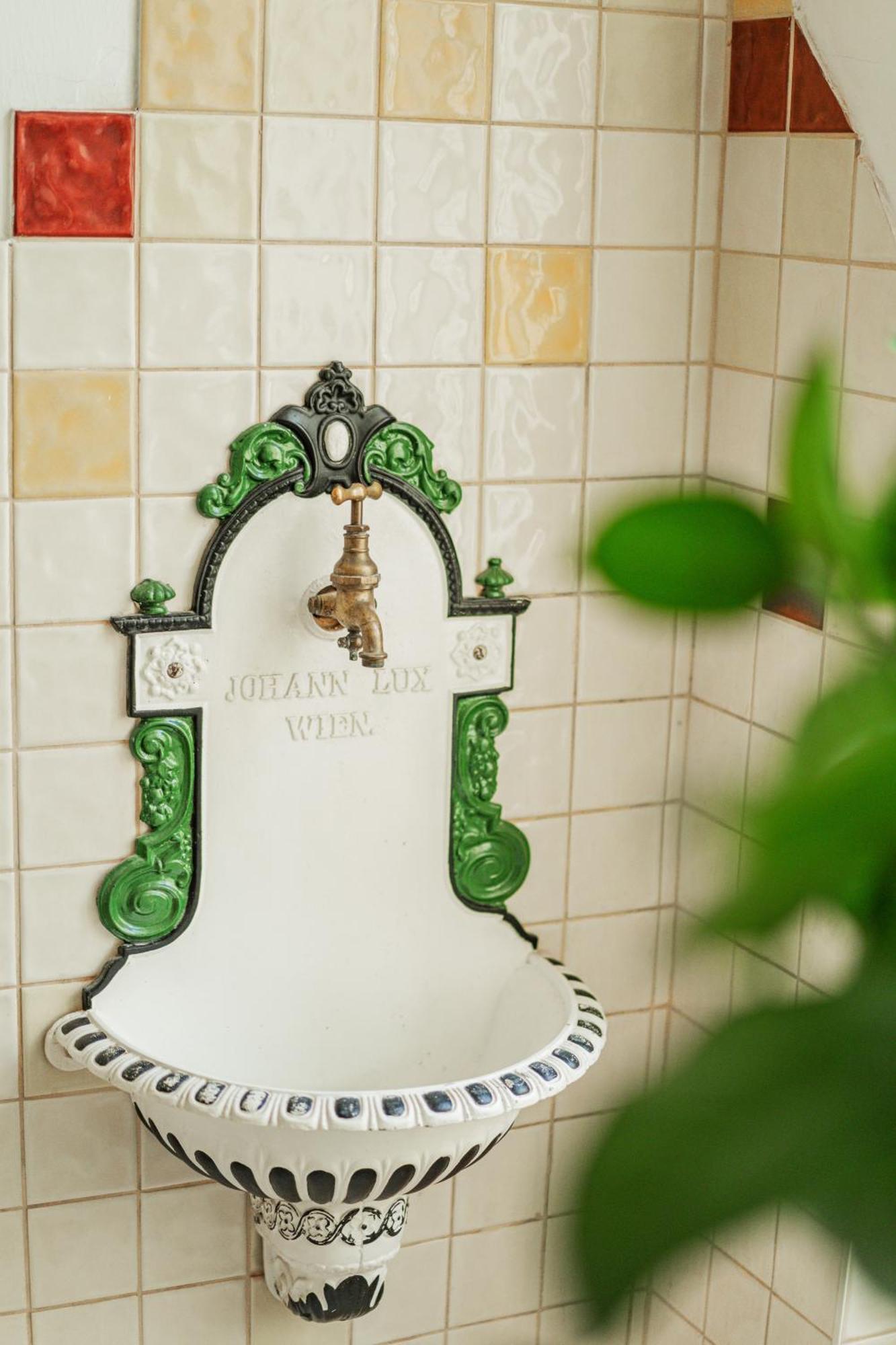 Mit 9 Schlafplaetze * Wien